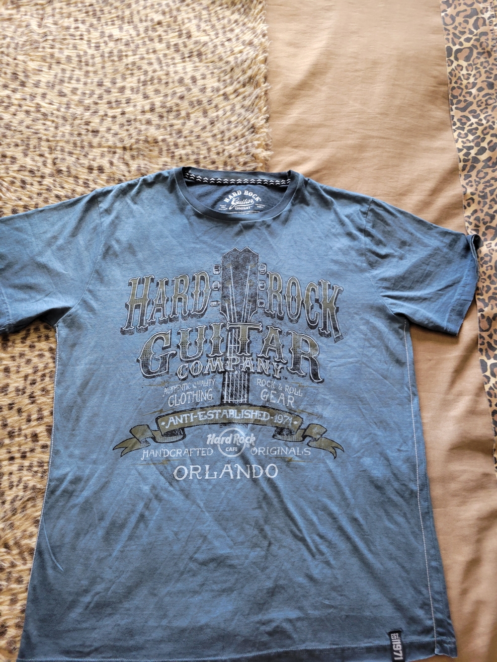Hard Rock Cafe Orlando Graphic Guitar Company T-Shirt - Blue